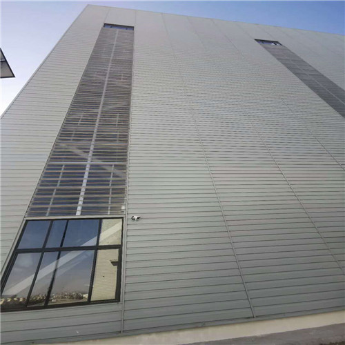 雄安工厂轻质黄色污污污茄子视频墙,黄色污污污茄子视频门窗安装完毕